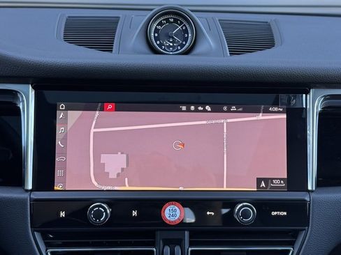 New 2026 Porsche Macan image 26