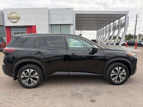 Certified 2022 Nissan Rogue SV image 8