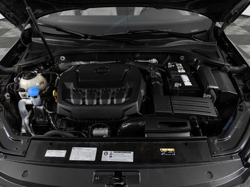 Used 2018 Volkswagen Passat 2.0T SE image 39