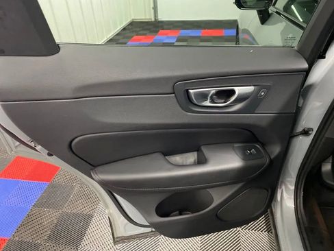 Used 2024 Volvo XC60 B5 Plus image 15