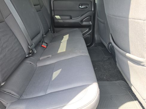 Used 2022 Nissan Frontier SV RWD image 11
