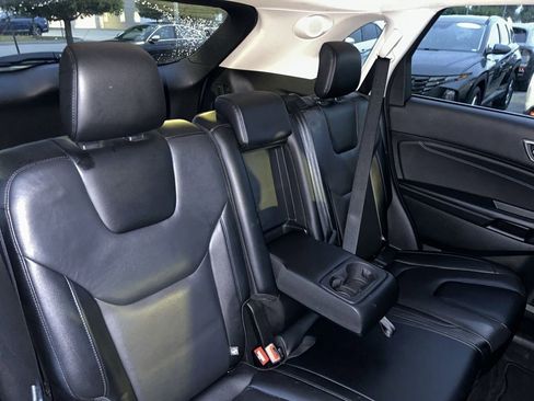 Used 2022 Ford Edge Titanium image 41