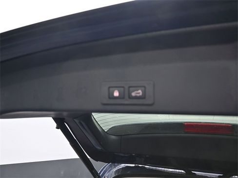 Used 2024 Subaru Ascent Premium w/ Convenience Package image 7