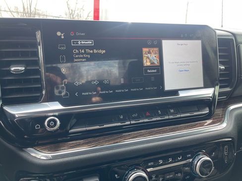 Used 2024 GMC Sierra 2500 SLE w/ SLE Value Package; image 13