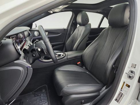 Used 2020 Mercedes-Benz E 350 Sedan image 17