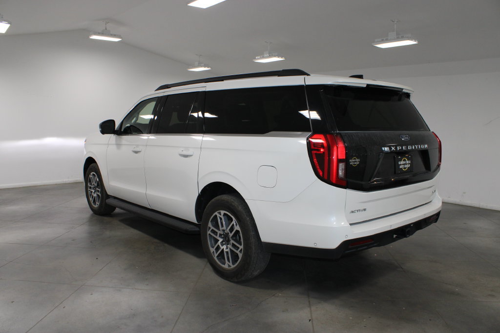 Used 2025 Ford Expedition Max Active AWD/4WD image 7