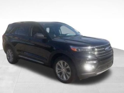 Certified 2023 Ford Explorer XLT w/ Equipment Group 202A AWD/4WD image 11