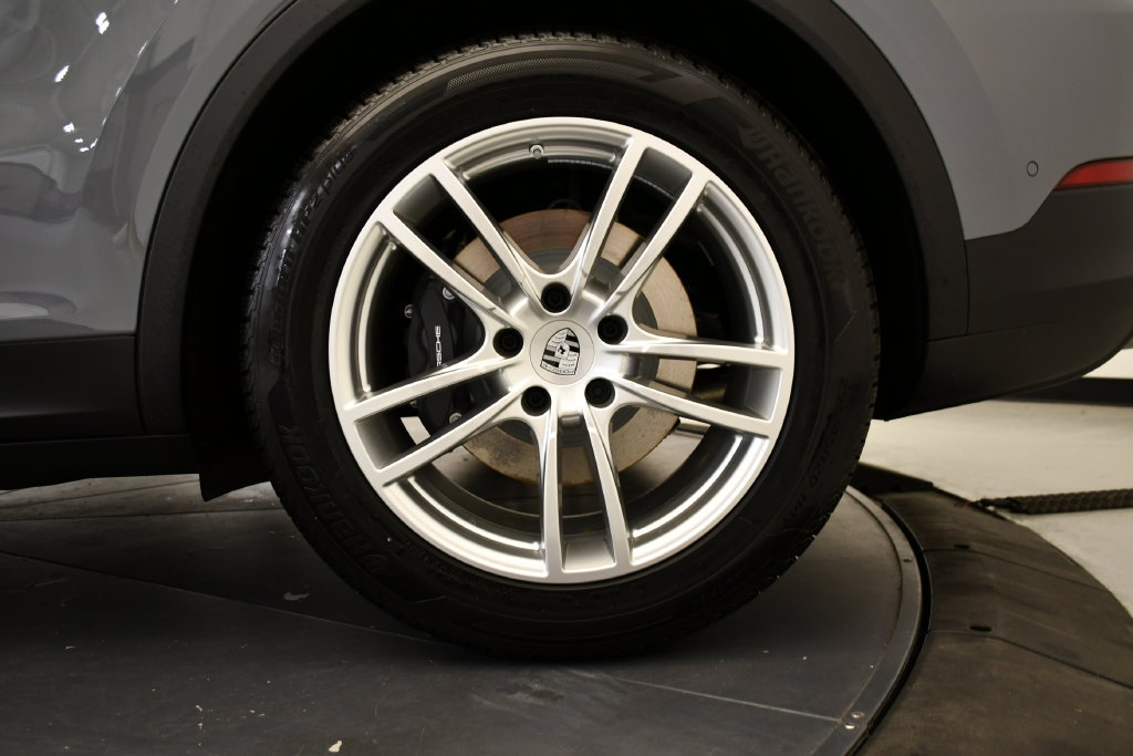 Certified 2026 Porsche Cayenne Coupe AWD/4WD image 17