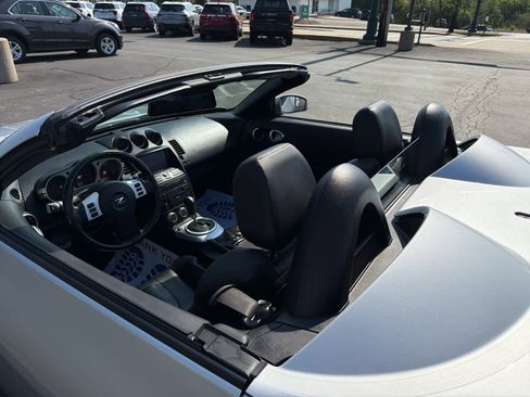 Used 2006 Nissan 350Z Grand Touring RWD image 36