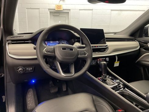 New 2025 Jeep Compass Limited image 12