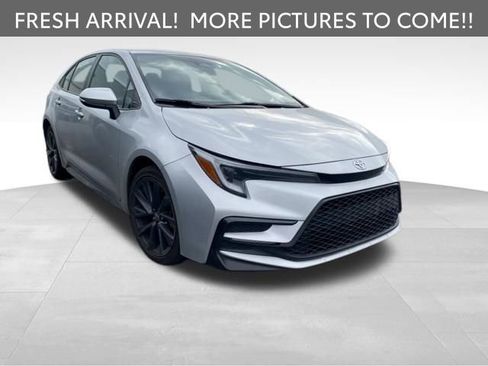Certified 2023 Toyota Corolla SE image 3