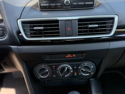 Used 2014 MAZDA MAZDA3 i Touring w/ Moonroof Package 1 FWD image 10
