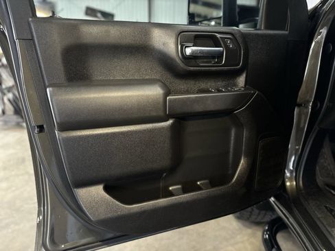 Used 2022 Chevrolet Silverado 2500 Custom w/ Custom Value Package image 13