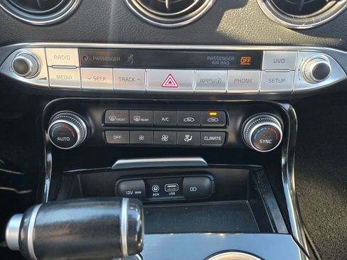Certified 2019 Kia Stinger Base image 29