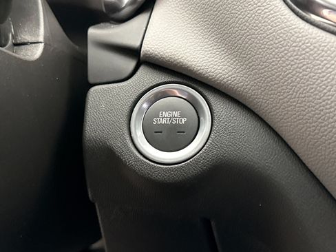 Used 2024 Chevrolet Equinox LT FWD image 20
