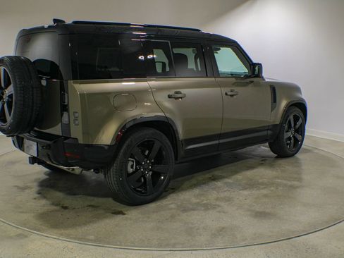 New 2026 Land Rover Defender 110 X-Dynamic SE AWD/4WD image 5