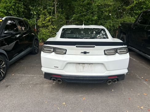 Used 2021 Chevrolet Camaro SS RWD image 3