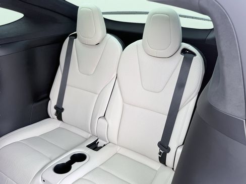 Used 2023 Tesla Model X Plaid image 33