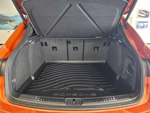 Used 2023 Porsche Macan AWD/4WD image 15