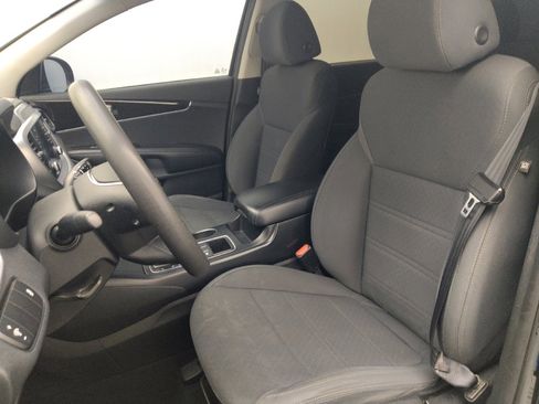 Used 2020 Kia Sorento LX image 17