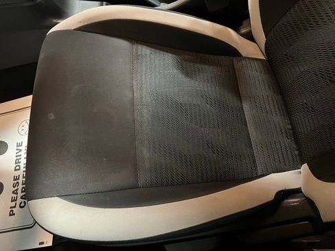 Used 2021 Nissan Versa SV image 15