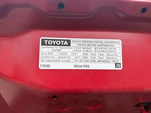 Used 2022 Toyota Corolla Cross XLE w/ Black Badges Package (TMS) image 27