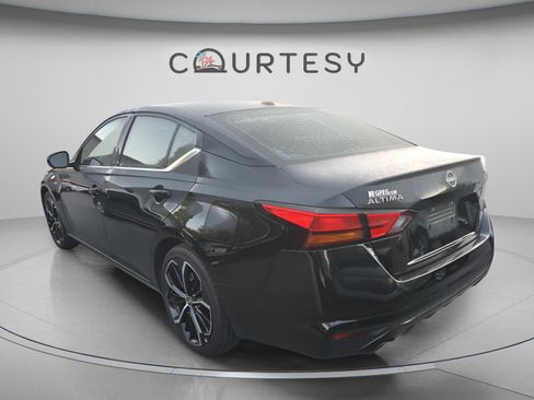 Used 2023 Nissan Altima 2.5 SR FWD image 7