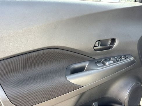 Used 2025 Nissan Kicks Play S FWD image 17