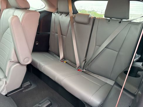 Certified 2026 Toyota Highlander XLE image 25