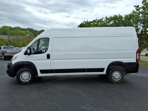 Used 2025 RAM ProMaster 2500 w/ Convenience Group FWD image 18