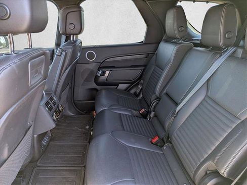 Used 2023 Land Rover Discovery S R-Dynamic image 18