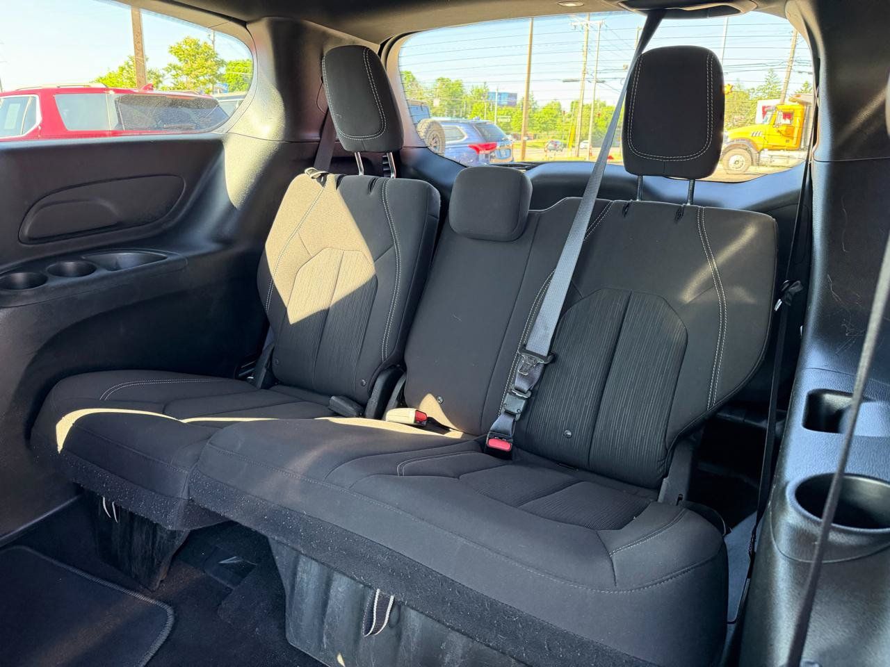 Used 2018 Chrysler Pacifica Touring Plus w/ S Appearance Package FWD image 11