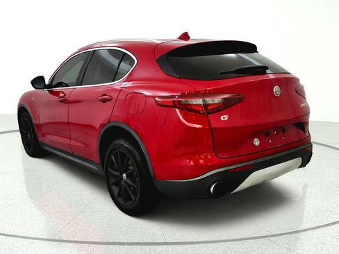 Used 2018 Alfa Romeo Stelvio AWD image 5