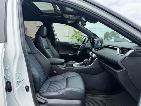 Used 2021 Toyota RAV4 XSE AWD/4WD image 18