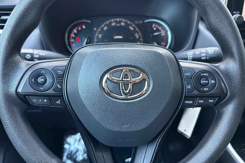 Certified 2023 Toyota RAV4 LE FWD image 21