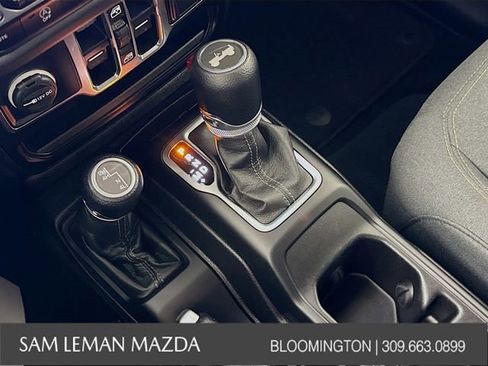 Used 2024 Jeep Wrangler Sahara image 4