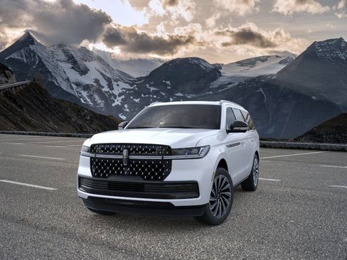 New 2026 Lincoln Navigator Black Label AWD/4WD image 2