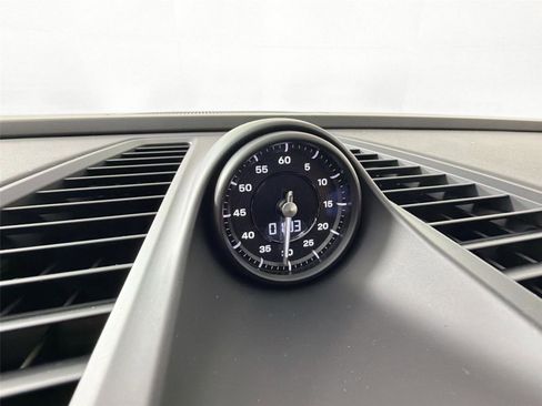 Used 2026 Porsche Macan Electric RWD image 24
