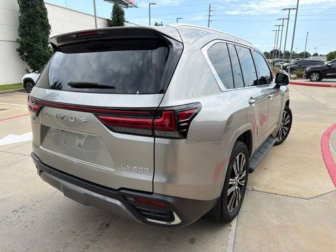 Certified 2024 Lexus LX 600 4WD w/ Luxury Package image 3