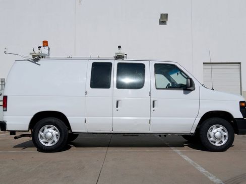 Used 2014 Ford E-150 and Econoline 150 w/ Power Group RWD image 12