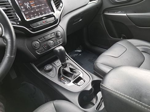 Used 2020 Jeep Cherokee Limited AWD/4WD image 23