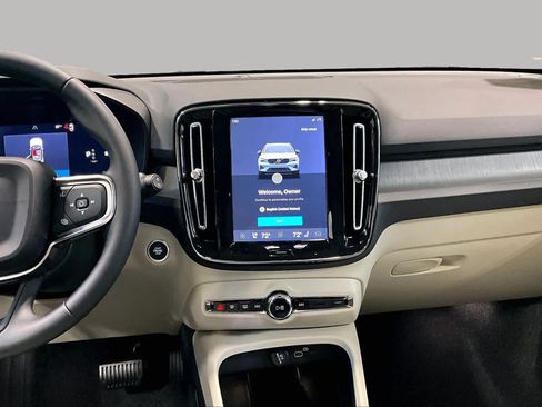New 2026 Volvo XC40 B5 Ultra w/ Protection Package Premier AWD/4WD image 8