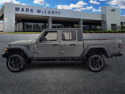 Used 2021 Jeep Gladiator Sport image 7