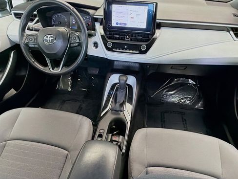 Used 2025 Toyota Corolla SE image 12