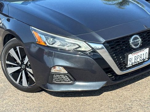 Used 2021 Nissan Altima 2.5 SV FWD image 6