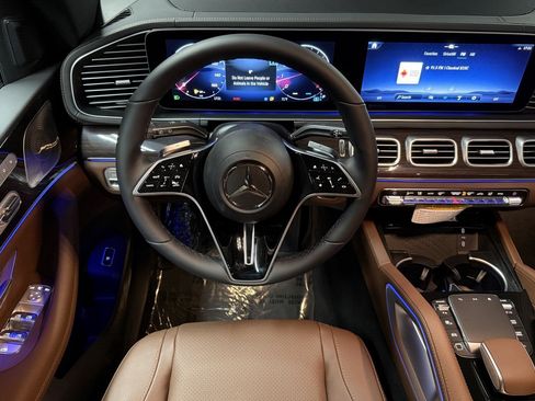 New 2026 Mercedes-Benz GLS 450 4MATIC image 13