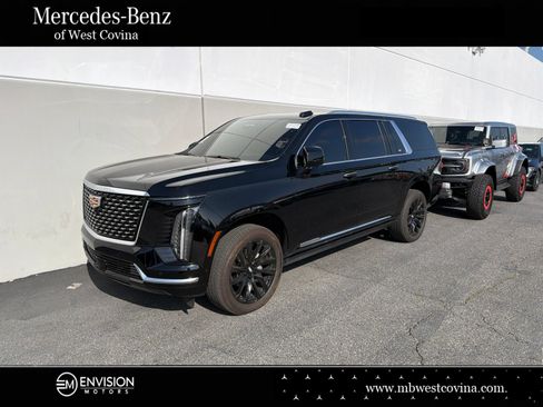 Used 2025 Cadillac Escalade ESV Premium Luxury RWD image 1