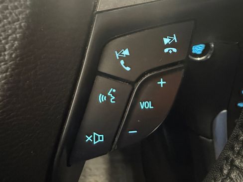 Used 2019 Ford Edge Titanium FWD image 19
