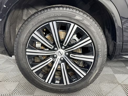 Used 2025 Volvo XC90 B6 Plus image 32