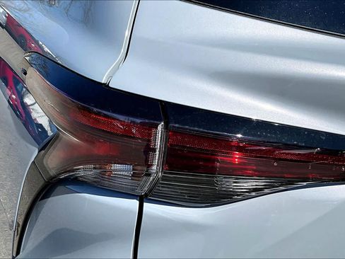 New 2026 Toyota Sienna XLE Woodland Edition AWD/4WD image 14